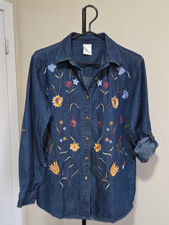 Source Unknown Tops - Embroidered Denim Button-Down Shirt - Blue